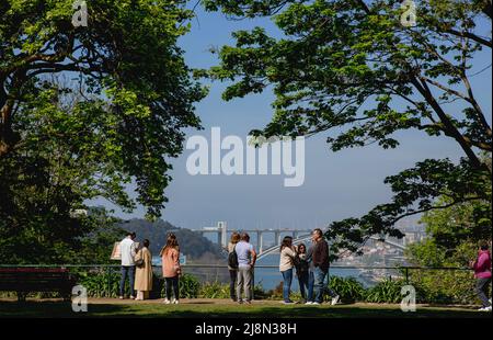 Porto, Portugal - 15. April 2022: Blick von Jardins do Palacio de Cristal auf Porto Stockfoto