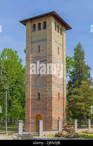 Tall Church Tower Heiliger König Stefan von Decani in Zemun Stockfoto