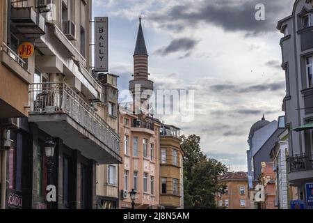 Kapana - The Trap berühmtes Kunstviertel der Stadt Plovdiv, Hauptstadt der Provinz Plovdiv im südlichen Zentrum Bulgariens, Blick mit Minarett Stockfoto