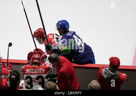 Helsinki, Finnland. 17.. Mai 2022. BAU Mathias, (Denamark) während der Weltmeisterschaft - Italien gegen Dänemark, Eishockey in Helsinki, Finnland, Mai 17 2022 Quelle: Independent Photo Agency/Alamy Live News Stockfoto