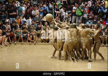 Vietnam Schlammball Wrestling Stockfoto