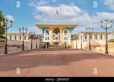 Maskat, Oman - Hauptstadt und bevölkerungsreichste Stadt im Oman, zeigt Maskat einige wunderbare Beispiele islamischer Architektur Stockfoto