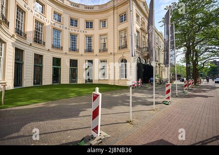 2022-05-17 17:48:22 DEN HAAG - die Koninklijke Schouwburg in Den Haag, wo die Rede vom Thron wird am Prinzstag in diesem Jahr gelesen werden. Seit zwei Jahren findet in der Grote Kerk wegen der Korona die sogenannte Vereinigte Versammlung des Senats und des Repräsentantenhauses statt. ANP PHIL NIJHUIS niederlande Out - belgien Out Stockfoto