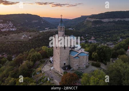 Patriarchalische Kathedrale der Heiligen Himmelfahrt des Herrn im Gebiet der Festung Tsarevets in der Stadt Veliko Tarnovo, Bulgarien Stockfoto