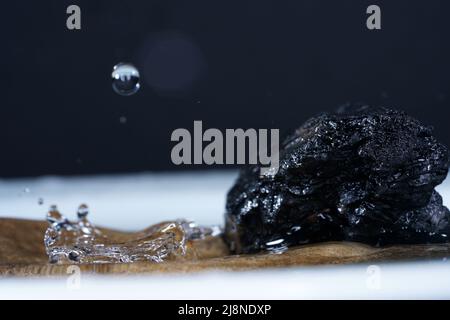 Turmalin fotografiert mit dem Makro in bester Qualität und hoher Auflösung. Stockfoto