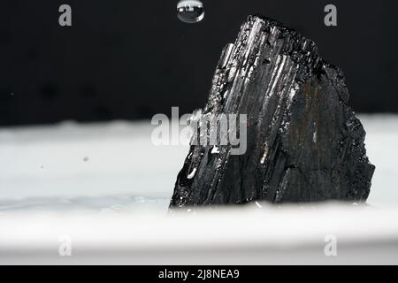 Turmalin fotografiert mit dem Makro in bester Qualität und hoher Auflösung. Stockfoto