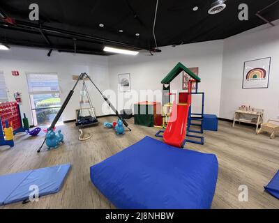 USA. 20. April 2022. Interior of Spirited Play Lab, a childrens' playspace better Neurodiversity, San Ramon, California, 20. April 2022. (Foto: Gado/Sipa USA) Quelle: SIPA USA/Alamy Live News Stockfoto