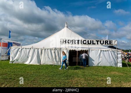 Frome, Somerset, Großbritannien - 11 2021. September: Der Gartenbau-Marquee auf der Frome Agricultural and Cheese Show 2021 Stockfoto