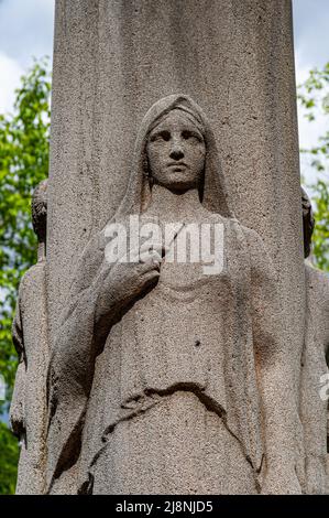 Denkmal auf dem Friedhof von Montparnasse. Paris, Frankreich 04/2009 Stockfoto