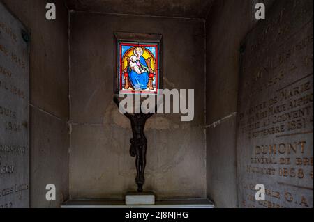 Grabbeigaben im Passy Friedhof. Paris, Frankreich. 05/2009 Stockfoto