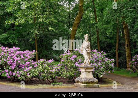 Statue am chinesischen Brunnen. Schloss Nordkirchen, Nordrhein-Westfalen, Deutschland Stockfoto