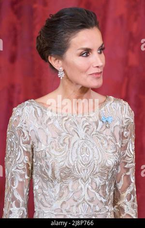 Madrid, Madrid, Spanien. 17.. Mai 2022. Königin Letizia von Spanien nimmt am 17. Mai 2022 am Gala Diner im Königlichen Palast in Madrid, Spanien, Teil (Bildquelle: © Jack Abuin/ZUMA Press Wire) Stockfoto