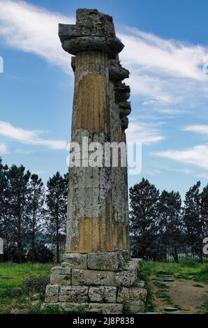 Die pfälzischen Tafeln sind die Überreste des griechischen Tempels, der der Göttin Hera im archäologischen Park von Metaponto in Basilicata (Italien) gewidmet ist. Stockfoto