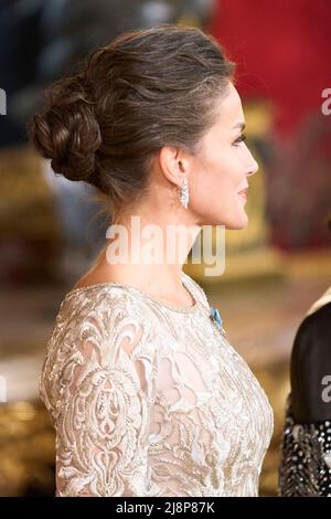 Madrid, Madrid, Spanien. 17.. Mai 2022. Königin Letizia von Spanien nimmt am 17. Mai 2022 am Gala Diner im Königlichen Palast in Madrid, Spanien, Teil (Bildquelle: © Jack Abuin/ZUMA Press Wire) Stockfoto