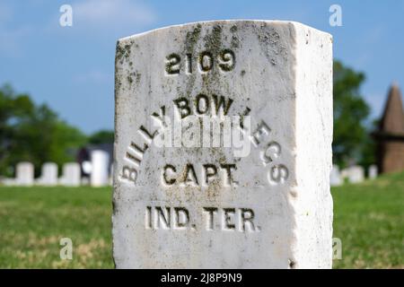 Grabstein von Billy Bowlegs (Sonuk Micco), einem Kapitän der Seminole Union Army im Bürgerkrieg, auf dem Fort Gibson National Cemetery in Oklahoma. (USA) Stockfoto