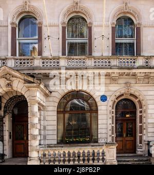 English Heritage Blaue Plakette für Eleanor 'Nell' Gwynne, Schauspielerin und Geliebte von Charles II, in der 80 Pall Mall, St. James, London Stockfoto