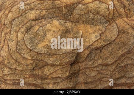 Die Felsen sind farbenfrohe Felsformationen, die sich über Hunderte von Jahren abgelagert haben. Hintergrund und Textur. Hochwertige Fotos Stockfoto