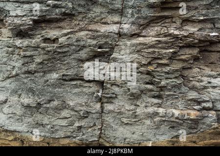 Die Felsen sind farbenfrohe Felsformationen, die sich über Hunderte von Jahren abgelagert haben. Hintergrund und Textur. Hochwertige Fotos Stockfoto