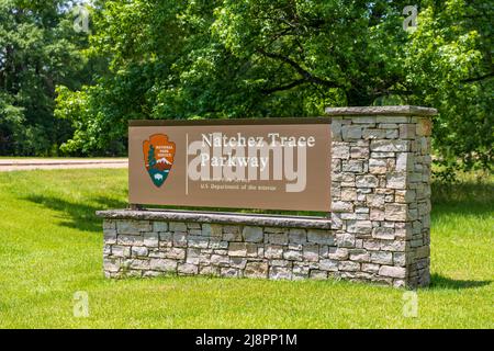 Ridgeland, MS - 2022. Mai: Schild Natchez Trace Parkway Stockfoto