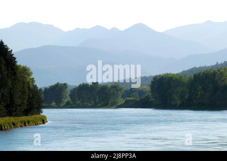 Kootenai River und die Cabinet Mountains in Montana, USA Stockfoto