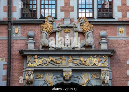 Das große Wappen der Stadt Danzig. Es befindet sich auf dem großen Arsenal, Danzig, Pommern, Polen Stockfoto