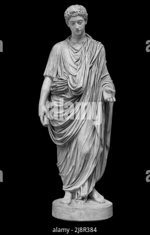 Junge römische Kaiser Commodus Statue isoliert auf schwarzem Hintergrund. Lucius Aurelius Commodus Regierungszeit wird allgemein als das Ende der markiert Stockfoto