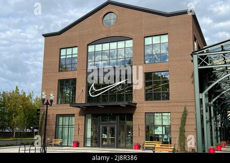 Der Nike by Eugene Sportswear and Shoe Store, Sonntag, den 15. Mai 2022, in Eugene, Erz. Stockfoto