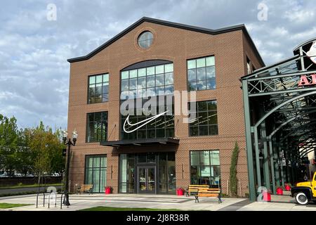 Der Nike by Eugene Sportswear and Shoe Store, Sonntag, den 15. Mai 2022, in Eugene, Erz. Stockfoto