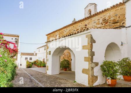 Cáceres, Spanien. 28. April 2022. Ehemalige Synagoge kennen eine Einsiedelei in der Stadt alten Judentum Stockfoto