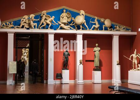 Moskau, Russland - 9. November 2017: Reihe von Statuen im Puschkin-Museum der Schönen Künste, dem größten Museum europäischer Kunst in Moskau, Russland Stockfoto