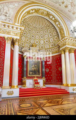 St. Petersburg, Russland - 12. Mai 2017: Kleine Thronsaal des Winter Palace, auch als Peter große Memorial Hall bekannt, war für Zar Nikolaus erstellt, die Ich in Stockfoto