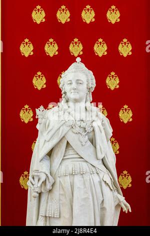 Moskau, Russland, 23. Oktober 2019: Statue der Kaiserin von Russland Katharina der Großen in Katharinas goldenem Saal. Reign 1762 – 1796. Grand Palace Stockfoto