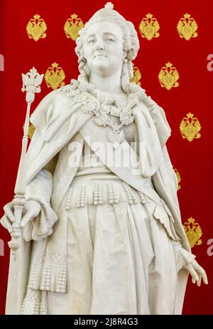 Moskau, Russland, 23. Oktober 2019: Statue der Kaiserin von Russland Katharina der Großen in Katharinas goldenem Saal. Reign 1762 – 1796. Grand Palace Stockfoto