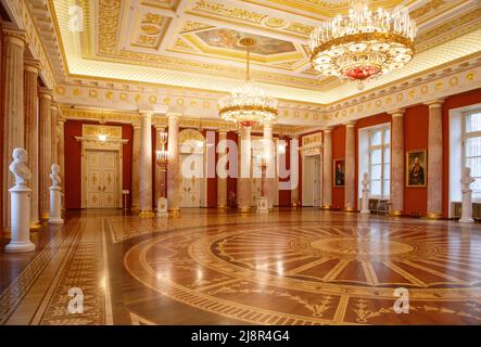 Moskau, Russland, 23. Oktober 2019: Tavrichesky Halle Innenraum im staatlichen historischen und architektonischen Museum Reserve Tsaritsyno, Russland. Tauride-Halle Stockfoto