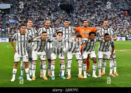 Turin, Italien. 16.. Mai 2022. Das Team von Juventus FC posiert während des Fußballspiels der Serie A 2021/22 zwischen dem FC Juventus und der SS Lazio im Allianz Stadium. (Foto: Fabrizio Carabelli/SOPA Images/Sipa USA) Quelle: SIPA USA/Alamy Live News Stockfoto