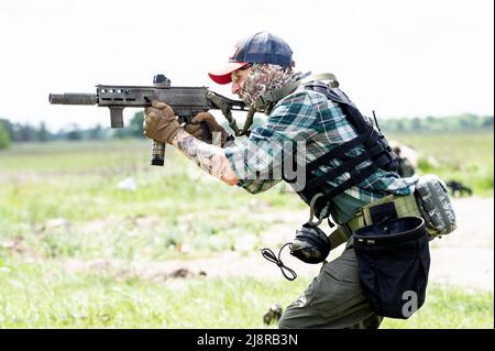 Kiew, USA, 17.. Mai 2022. Zivile Freiwilligenausbildung für den Eintritt in die ukrainische Armee. (Foto: Michael Brochstein/Sipa USA) Quelle: SIPA USA/Alamy Live News Stockfoto