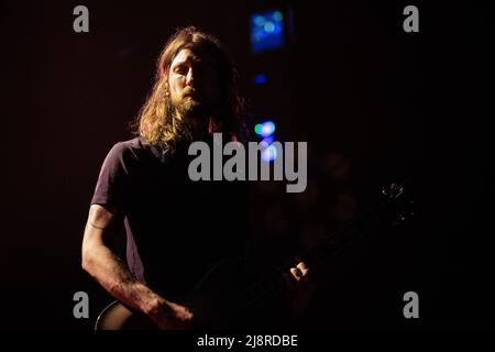 Tilburg, Niederlande. 21., April 2022. Die amerikanische Instrumental-Post-Metal-Band Russian Circles spielt ein Live-Konzert während des niederländischen Musikfestivals Roadburn Festival 2022 in Tilburg. (Foto: Gonzales Photo - Peter Troest). Stockfoto