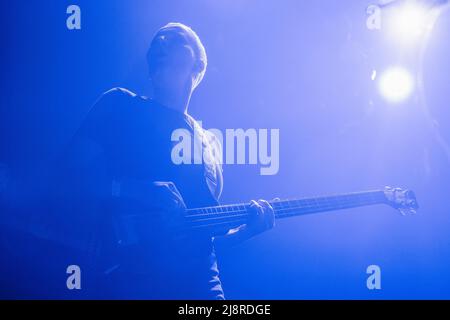 Tilburg, Niederlande. 21., April 2022. Die deutsche Neo-Doom-Kraut-Band Trialogos spielt ein Live-Konzert während des niederländischen Musikfestivals Roadburn Festival 2022 in Tilburg. (Foto: Gonzales Photo - Peter Troest). Stockfoto