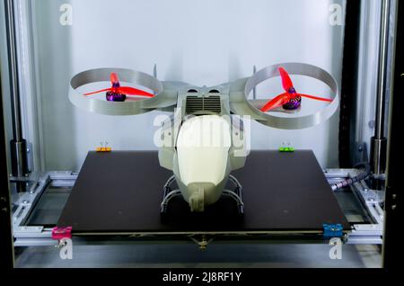 Objekt gedruckt auf 3D Drucker, auf Desktop von 3D Drucker. Stockfoto