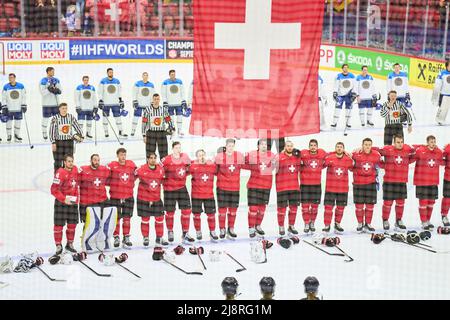 Helsinki, Finnland. 17.. Mai 2022. Team SUI bei der Hymne im Spiel SCHWEIZ, Kasachstan., . Saison 2021/2022 Credit: Peter Schatz/Alamy Live News Stockfoto