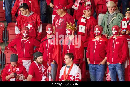 Helsinki, Finnland. 17.. Mai 2022. Fans SUI im Spiel SCHWEIZ, Kasachstan., . Saison 2021/2022 Credit: Peter Schatz/Alamy Live News Stockfoto