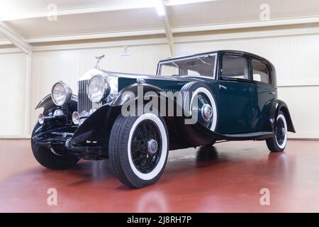 GALDAMES, SPANIEN-8. AUGUST 2021: 1933 Rolls-Royce Phantom II Limousine im Automobilmuseum Torre Loizaga (Miguel de la Via) Stockfoto