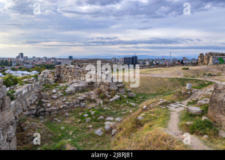 Ruinen auf dem Berg Nebet Tepe in Plovdiv, der Hauptstadt der Provinz Plovdiv im südlichen Zentrum Bulgariens Stockfoto