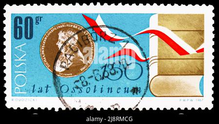 MOSKAU, RUSSLAND - 14. MAI 2022: In Polen gedruckte Briefmarke zeigt Ossolinski-Medaille, Buch und Bänder, um 1967 Stockfoto