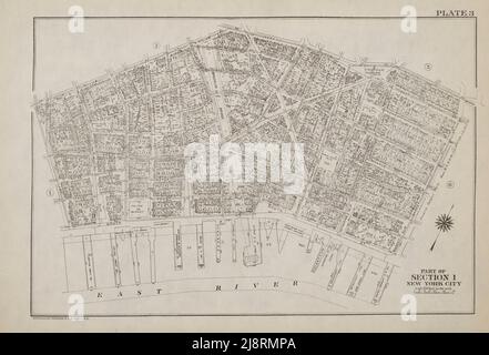 PLAN VON MANHATTAN ISLAND IM Jahr 1908 (Abschnitte) aus der Ikonographie von Manhattan Island, 1498-1909 zusammengestellt aus Originalquellen und illustriert durch Foto-Tiefdruck-Reproduktionen wichtiger Karten, Pläne, Ansichten, Und Dokumente in öffentlichen und privaten Sammlungen - Band 2 von Stokes, I. N. Phelps (Isaac Newton Phelps), 1867-1944 Verlag New York : Robert H. Dodd 1915. Einschließlich Kartographie: Ein Essay über die Entwicklung von Wissen über die Geographie der Ostküste von Nordamerika; Manhattan Island und seine Umgebung auf frühen Karten und Karten / von F.C. Wieder und I.N. Phelps Stokes. Das Manat Stockfoto