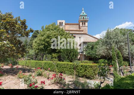 Jardins Rei Joan Carles (Gärten) vor dem historischen Kloster Real Cartuja Y Palacio del Rey Sancho in Valldemossa UNESCO-Weltkulturerbe Stockfoto