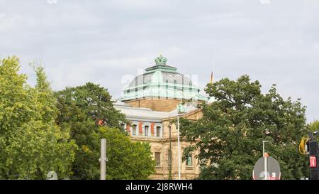 Karlsruhe, Deutschland - 28. Aug 2021: Blick auf das Hauptgebäude des Bundesgerichtshofs Stockfoto