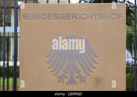 Karlsruhe, Deutschland - 28. Aug 2021: Bundesgerichtshof unterzeichnen - am Eingang des bundesgerichts. Stockfoto