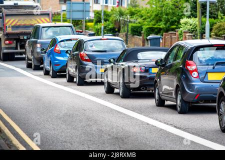 Starker Stau an der Busspur in england Stockfoto