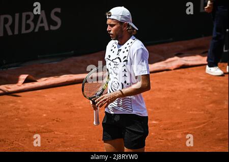 Paris, Frankreich. 18.. Mai 2022. Alexandre MULLER aus Frankreich während des Qualifying Day 3 von Roland-Garros 2022, French Open 2022, Grand Slam Tennisturnier am 18. Mai 2022 im Roland-Garros-Stadion in Paris, Frankreich - Foto: Matthieu Mirville/DPPI/LiveMedia Kredit: Unabhängige Fotoagentur/Alamy Live News Stockfoto